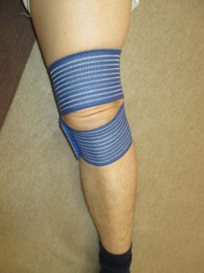 膝サポーター②圧迫固定や関節のサポート
