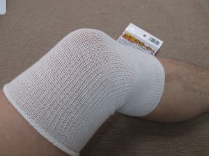膝サポーター③遠赤外線放射性繊維セラムＡ使用