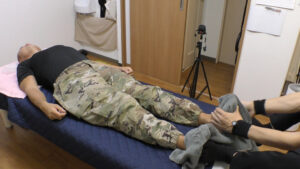 股関節の牽引整体