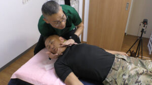 首こりのポキポキ整体